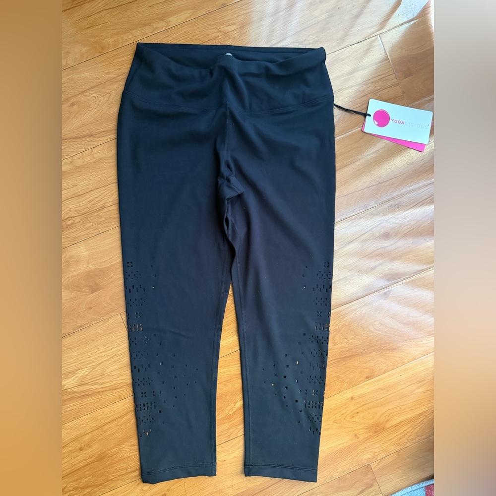 Yogalicious Black Leggings with Seam Detail